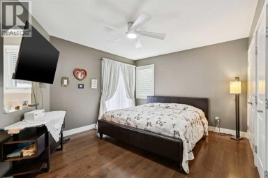 41 Sidon Crescent SW Calgary Alberta photo 29
