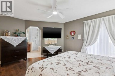 41 Sidon Crescent SW Calgary Alberta photo 30