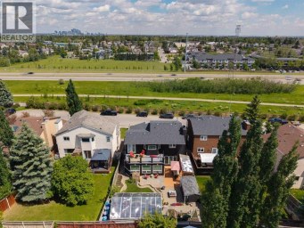 41 Sidon Crescent SW Calgary Alberta photo 4