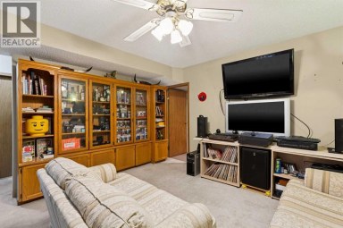 41 Sidon Crescent SW Calgary Alberta photo 40