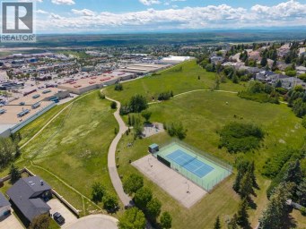 41 Sidon Crescent SW Calgary Alberta photo 7