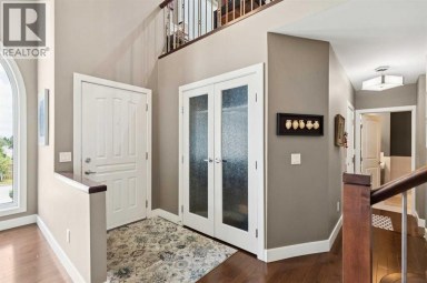 41 Sidon Crescent SW Calgary Alberta photo 8