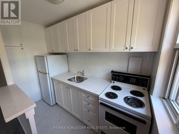 206 - 1315 BAYVIEW AVENUE, Toronto (Leaside), Ontario, M4G2Z8