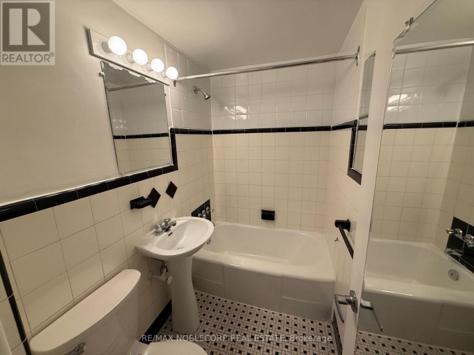 206 - 1315 BAYVIEW AVENUE, Toronto (Leaside), Ontario, M4G2Z8
