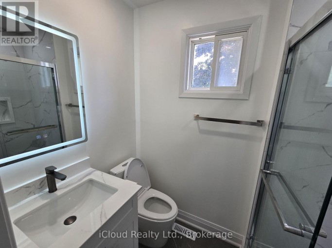 MAIN FLOOR - 2636 CRYSTALBURN AVENUE, Mississauga (Cooksville), Ontario, L5B2N8