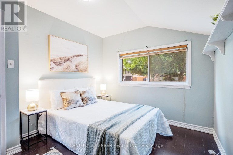 11 BURGBY AVENUE, Brampton (Northwood Park), Ontario, L6X2G7