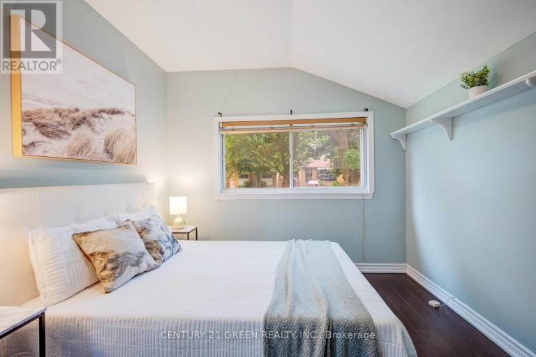 11 BURGBY AVENUE, Brampton (Northwood Park), Ontario, L6X2G7