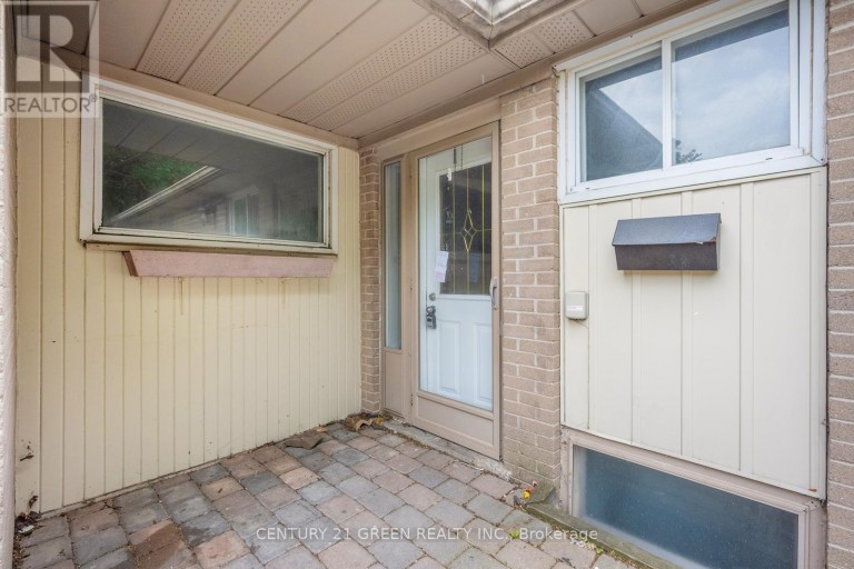 11 BURGBY AVENUE, Brampton (Northwood Park), Ontario, L6X2G7