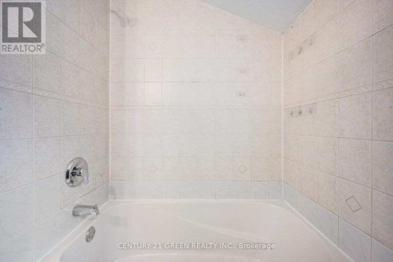 11 BURGBY AVENUE, Brampton (Northwood Park), Ontario, L6X2G7