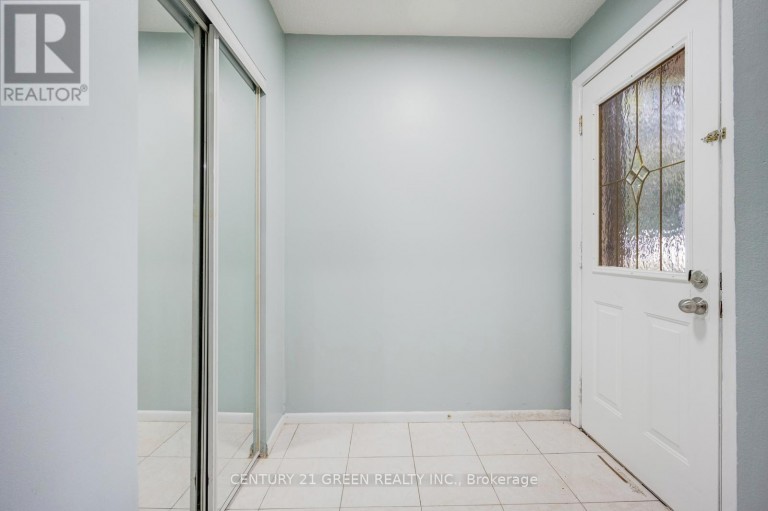 11 BURGBY AVENUE, Brampton (Northwood Park), Ontario, L6X2G7