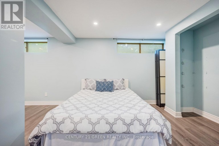 11 BURGBY AVENUE, Brampton (Northwood Park), Ontario, L6X2G7