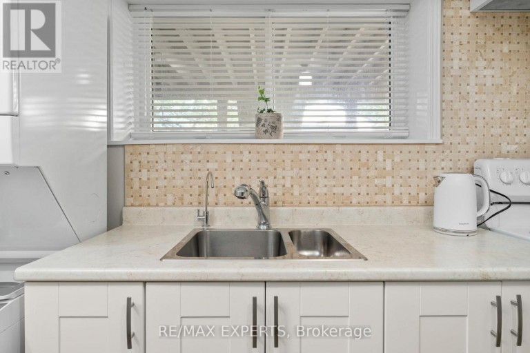 BSMT - 423A VALERMO DRIVE, Toronto (Alderwood), Ontario, M8W2L8