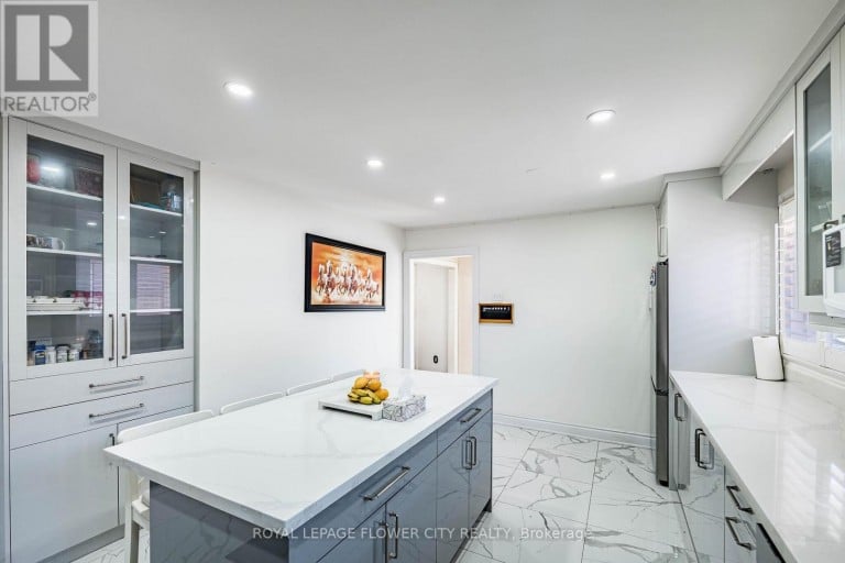 148 DOLORES ROAD, Toronto (Glenfield-Jane Heights), Ontario, M3L2K8