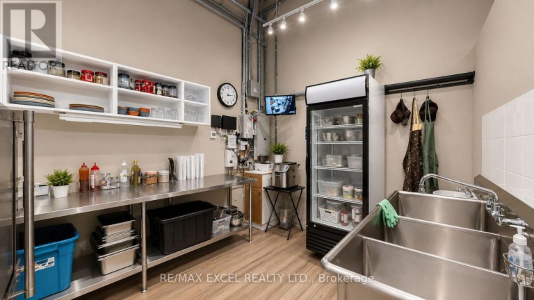 16 - 7181 YONGE STREET, Markham (Thornhill), Ontario, L3T0C7