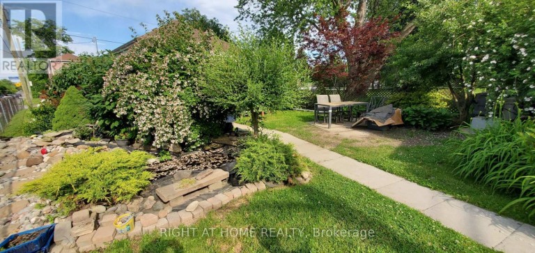 38 MADELAINE AVENUE, Toronto (Oakridge), Ontario, M1L2X7