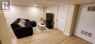 38 MADELAINE AVENUE Toronto (Oakridge) Ontario photo 8