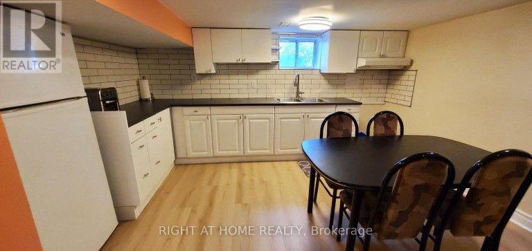 38 MADELAINE AVENUE, Toronto (Oakridge), Ontario, M1L2X7