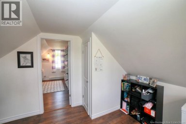 250 Raymond Bathurst New Brunswick photo 12