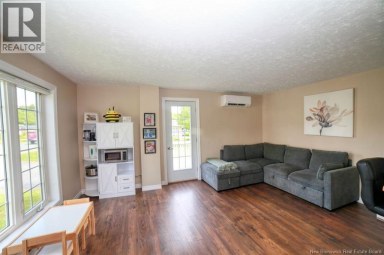 250 Raymond Bathurst New Brunswick photo 8