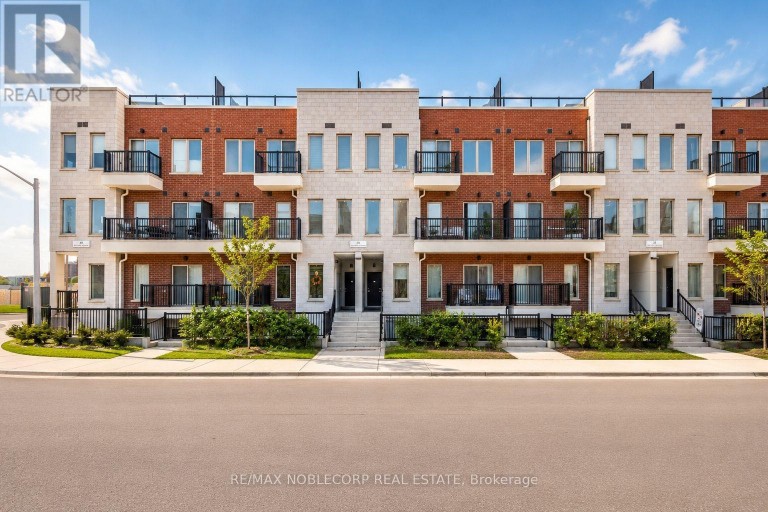 22 - 39 JOHN PERKINS BULL DRIVE, Toronto (Downsview-Roding-CFB), Ontario, M3K0C3