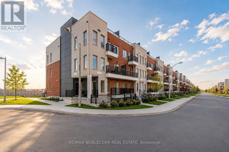 22 - 39 JOHN PERKINS BULL DRIVE, Toronto (Downsview-Roding-CFB), Ontario, M3K0C3