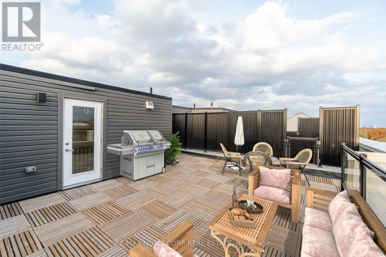 22 - 39 JOHN PERKINS BULL DRIVE, Toronto (Downsview-Roding-CFB), Ontario, M3K0C3
