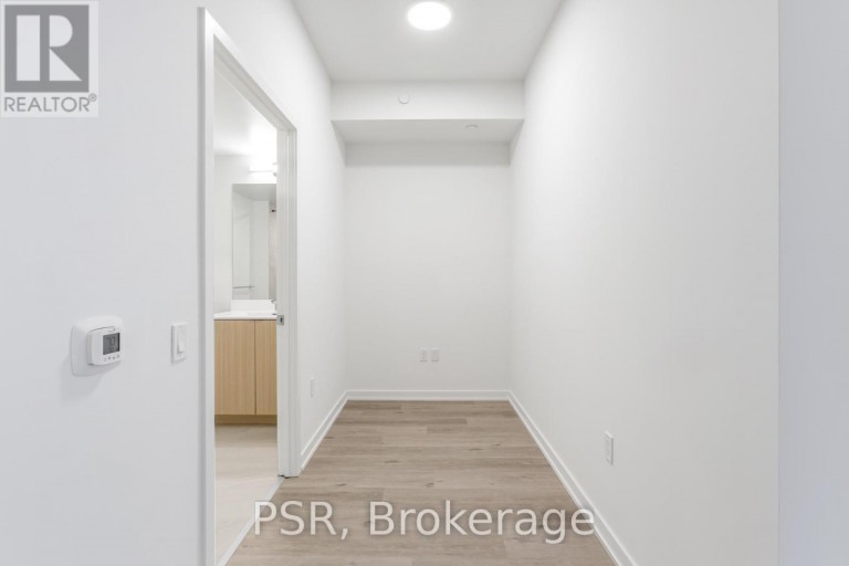 528 - 4365 BLOOR STREET W, Toronto (Markland Wood), Ontario, M9C1R3