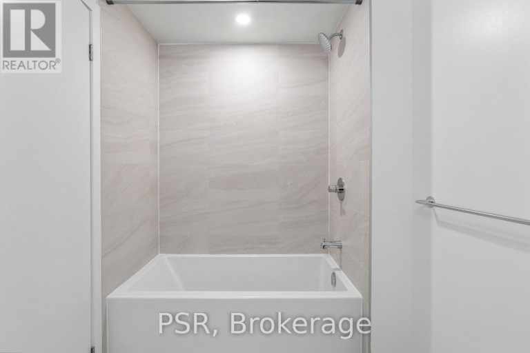 528 - 4365 BLOOR STREET W, Toronto (Markland Wood), Ontario, M9C1R3