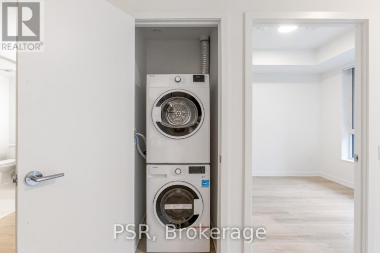 528 - 4365 BLOOR STREET W, Toronto (Markland Wood), Ontario, M9C1R3