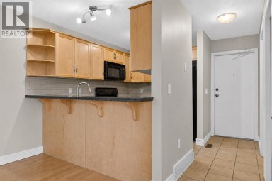 134, 48 Glamis Green SW Calgary Alberta photo 13