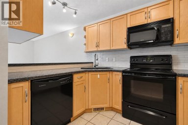 134, 48 Glamis Green SW Calgary Alberta photo 15