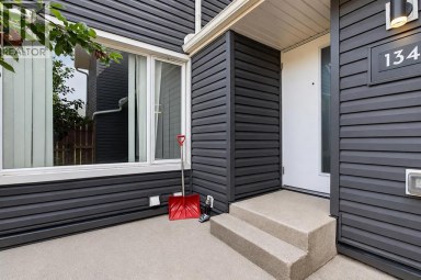 134, 48 Glamis Green SW Calgary Alberta photo 26