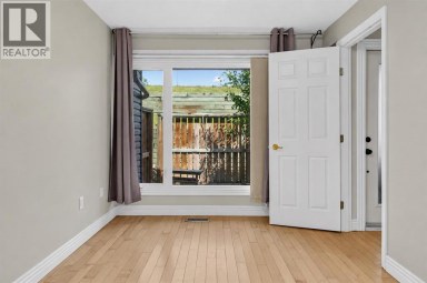 134, 48 Glamis Green SW Calgary Alberta photo 6