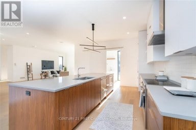 3533 SILVERLEAF CHASE London South (South V) Ontario photo 13