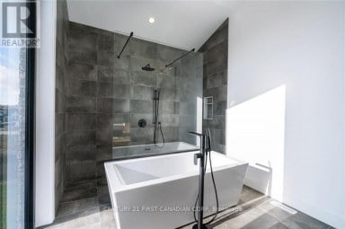 3533 SILVERLEAF CHASE London South (South V) Ontario photo 28