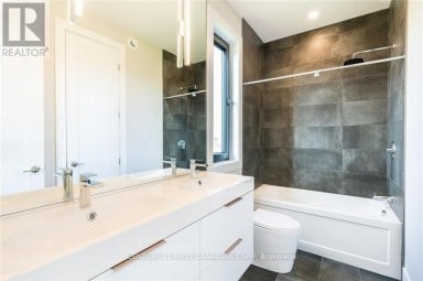 3533 SILVERLEAF CHASE London South (South V) Ontario photo 33