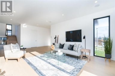 3533 SILVERLEAF CHASE London South (South V) Ontario photo 5