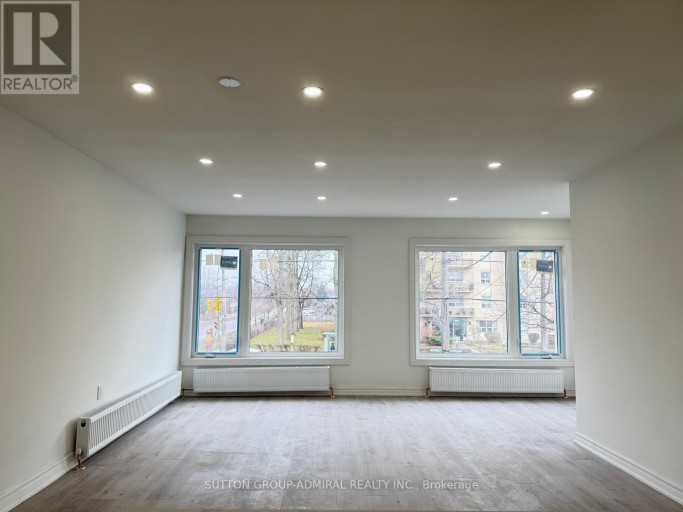 UPPER - 2986A DUFFERIN STREET, Toronto (Yorkdale-Glen Park), Ontario, M6B3T3