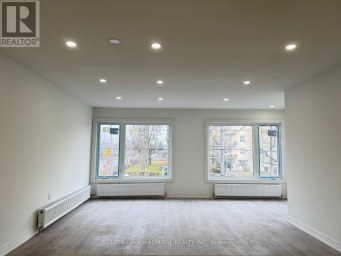 UPPER - 2986A DUFFERIN STREET Toronto (Yorkdale-Glen Park) Ontario photo 2