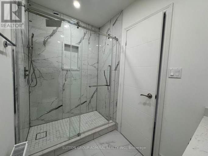 UPPER - 2986A DUFFERIN STREET, Toronto (Yorkdale-Glen Park), Ontario, M6B3T3
