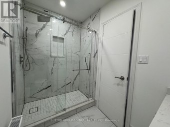 UPPER - 2986A DUFFERIN STREET Toronto (Yorkdale-Glen Park) Ontario photo 5