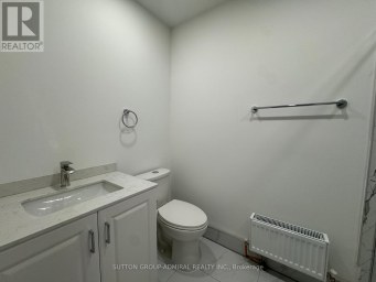 UPPER - 2986A DUFFERIN STREET Toronto (Yorkdale-Glen Park) Ontario photo 6