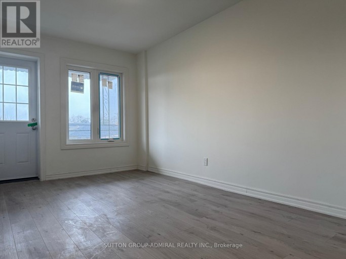 UPPER - 2986A DUFFERIN STREET, Toronto (Yorkdale-Glen Park), Ontario, M6B3T3