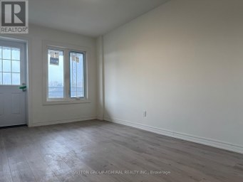 UPPER - 2986A DUFFERIN STREET Toronto (Yorkdale-Glen Park) Ontario photo 8
