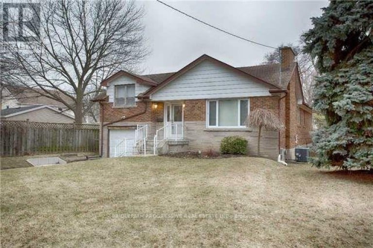 289 BURNETT AVENUE, Toronto (Lansing-Westgate), Ontario, M2N1W2