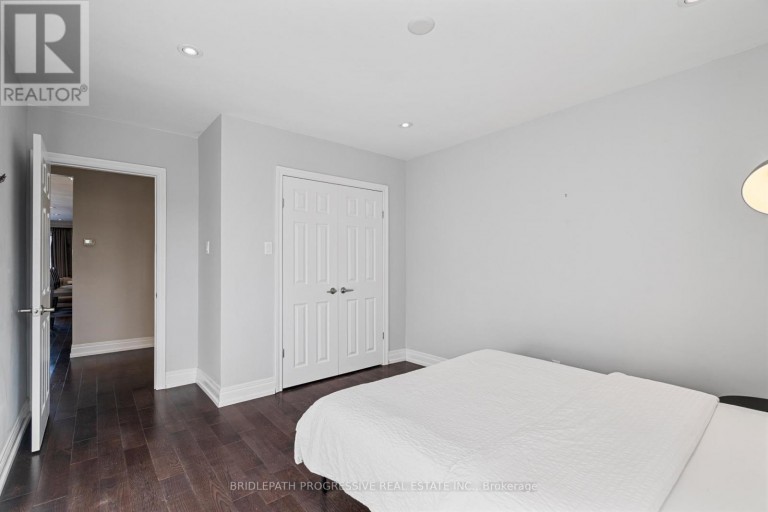 289 BURNETT AVENUE, Toronto (Lansing-Westgate), Ontario, M2N1W2