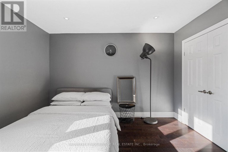289 BURNETT AVENUE, Toronto (Lansing-Westgate), Ontario, M2N1W2