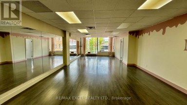 UPPER FRONT UNIT - 685 QUEEN STREET W Toronto (Niagara) Ontario photo 2