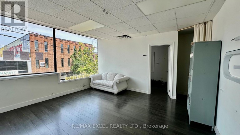 UPPER FRONT UNIT - 685 QUEEN STREET W, Toronto (Niagara), Ontario, M6J1E6
