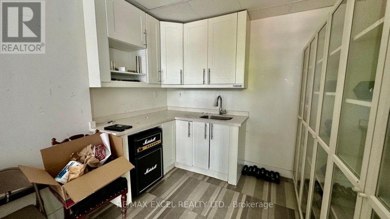 UPPER FRONT UNIT - 685 QUEEN STREET W, Toronto (Niagara), Ontario, M6J1E6